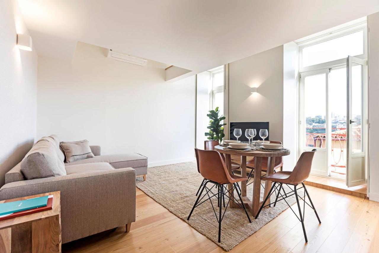 Stunning Duplex Near River By Lovelystay Porto Exterior foto